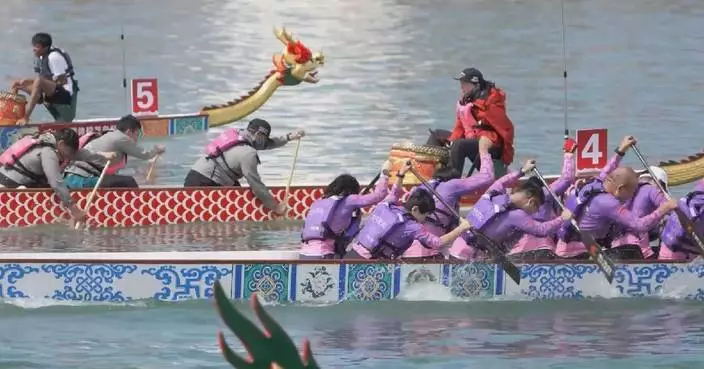 Dragon boat racing on 'roof of the world' marks Duanwu Festival