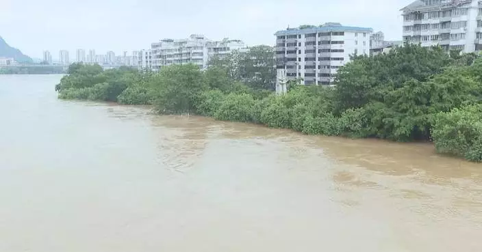 Heavy rain batters many parts of China, triggering flood, emergency responses