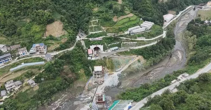 Beiping Tunnel on Xi'an-Chongqing high-speed railway drilled through