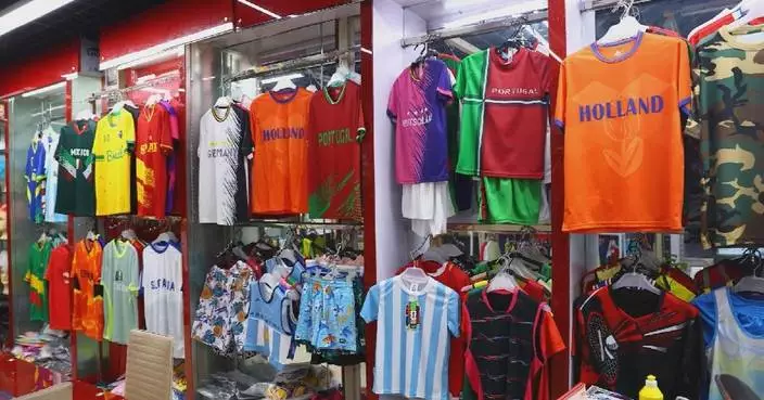 Yiwu merchants tailor strategies to meet FIFA World Cup demand