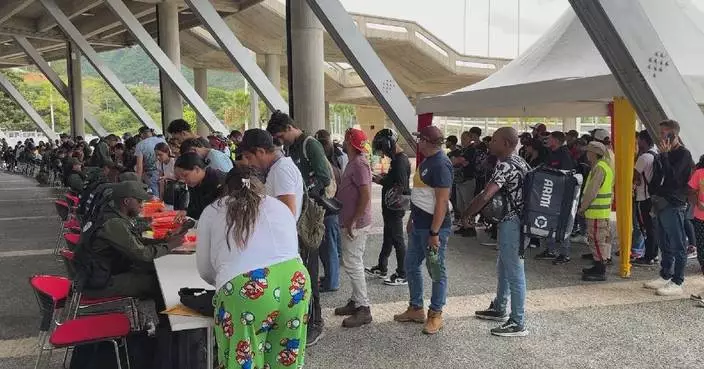 Venezuelans rally in massive volunteer effort after deadly quakes