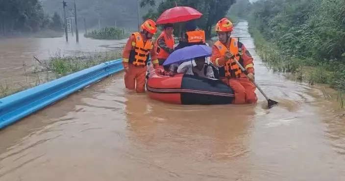 Xi chairs meeting on flood control, drought relief