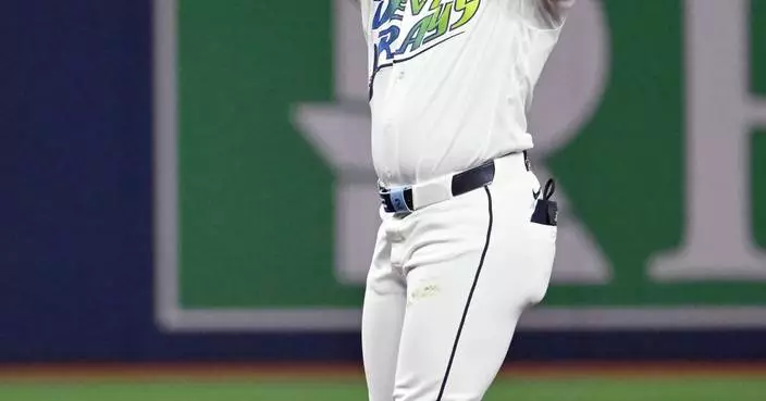 Rays DH Yandy Diaz injures his shoulder in game vs. Diamondbacks, is considered day to day