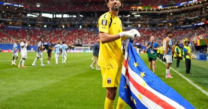 Cape Verde's Vozinha becomes an Instagram sensation thanks to his saves and a streamer's push