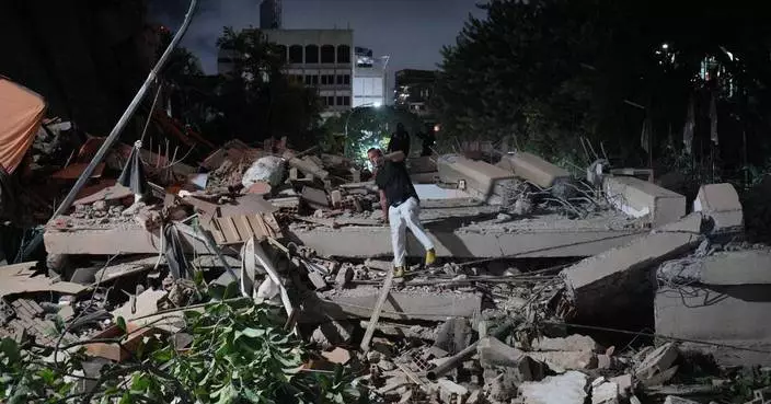 Twin earthquakes strike Venezuela, in photos