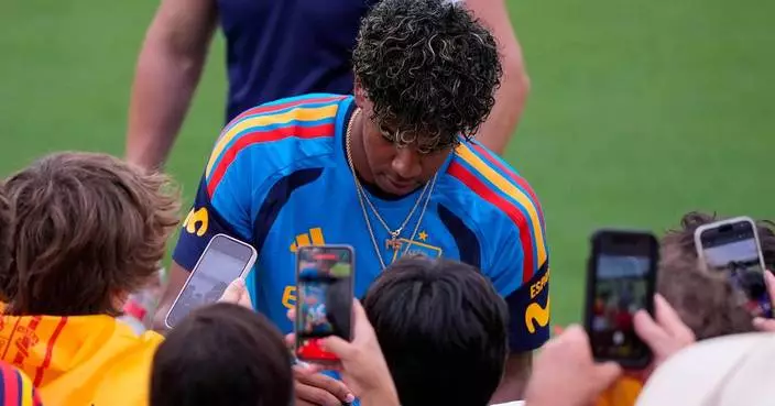 Spain back at full strength ahead of its World Cup opener against Cape Verde