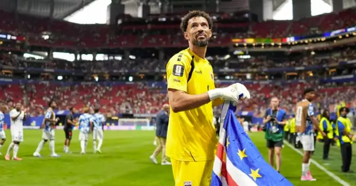 Cape Verde's Vozinha becomes an Instagram sensation thanks to his saves and a streamer's push