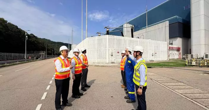 Director of Electrical and Mechanical Services Visits CLP to Learn About Measures Against Adverse Weather