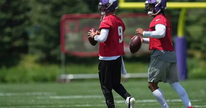 Vikings to start training camp with the Murray-McCarthy turn-taking at QB before declaring a starter