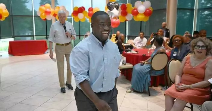 Ex-aides win primaries to replace retiring Democratic House members