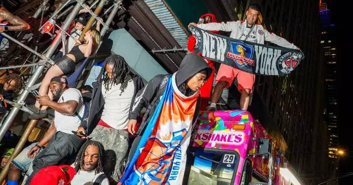 A ‘secure zone’ stops Knicks fans from gathering outside MSG, rankling die-hards and the team owner