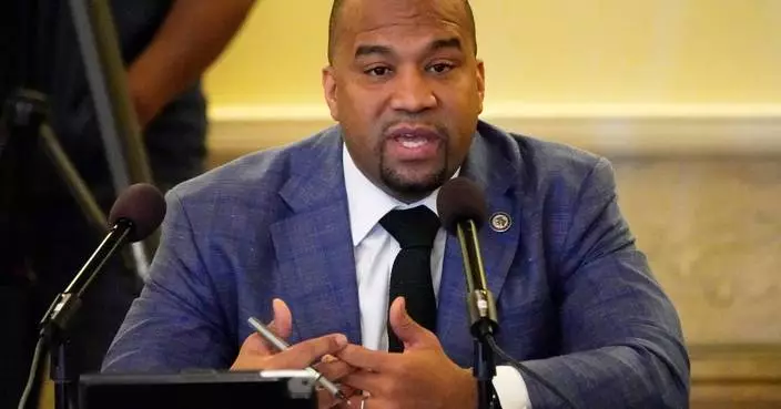 Mississippi district attorney pleads guilty to bribery conspiracy and resigns