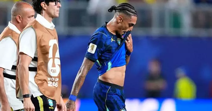 Raphinha has a hamstring injury and will undergo treatment, Brazil says