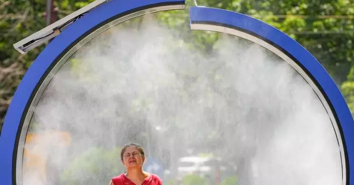An early heat wave hits Europe, in photos