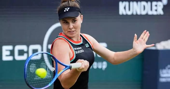 Linda Noskova beats Jessica Pegula on grass to win the Berlin Open