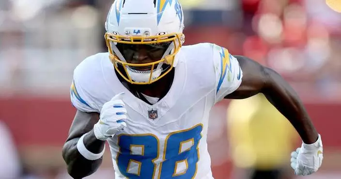 Dolphins add receiver help by signing Jalen Reagor
