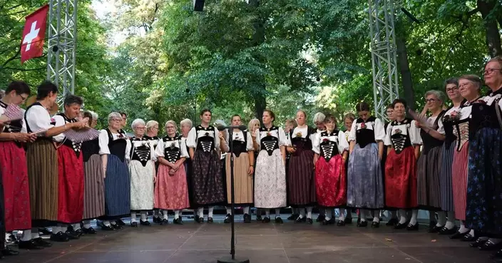 Heat forces yodelers at annual Swiss festival to sing in fountains