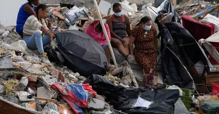 Families still searching for loved ones a month after Venezuela earthquakes, in photos