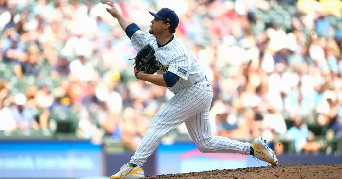 Contreras' 3-run homer in the bottom of the 9th gives Brewers 3-1 win over Marlins