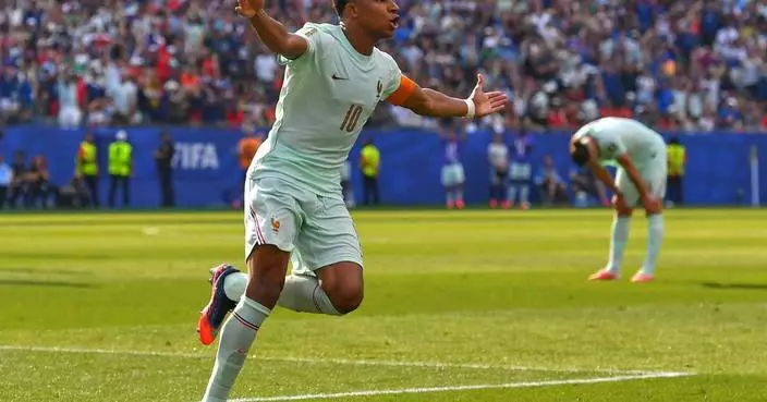 Kylian Mbappé scores his eighth goal of the World Cup, equaling Lionel Messi for the tournament lead