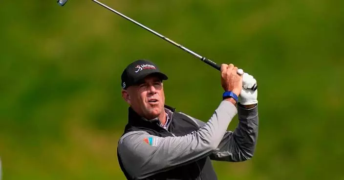 Stewart Cink, Charlie Wi share US Senior Open lead after opening 67s