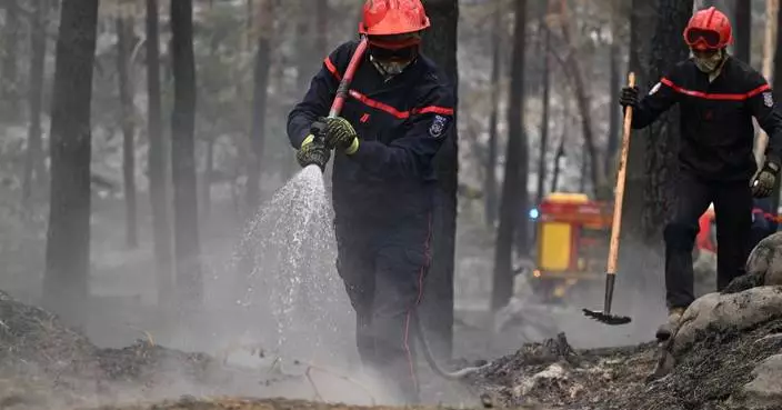 1,000 evacuated from Fontainebleau fire near Paris; Spanish authorities identify some fire victims