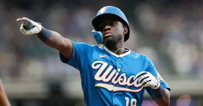 Garrett Mitchell's walk-off single in 10th lifts Brewers to 2-1 win over Marlins