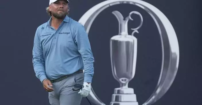'Sorry, Mum': Cigarette smoker Dan Brown lights up British Open with another strong first round