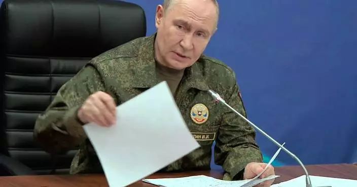 1 killed in attack on Crimea as Putin and Zelenskyy hold separate Trump calls