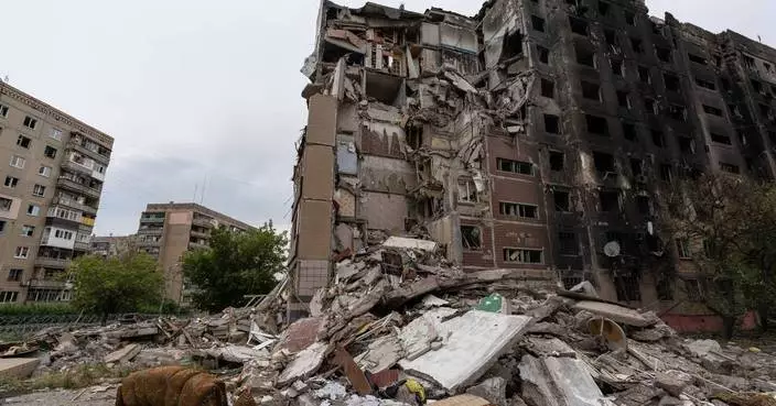 2 dead in Ukraine from Russian attacks, 4  more in Russian-held area hit by Ukrainian drones