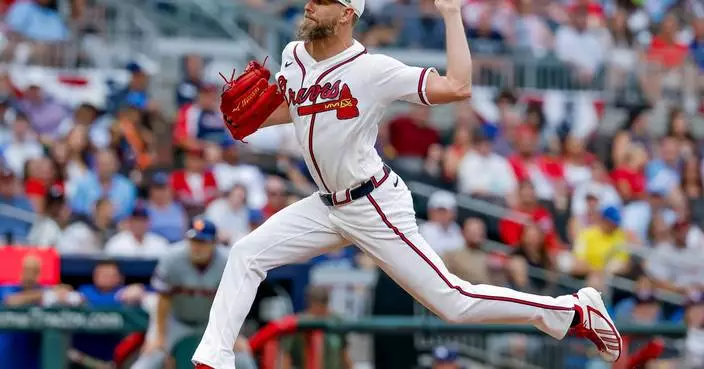 Braves unleash 5 homers in a 14-3 rout of the Mets as Chris Sale earns win