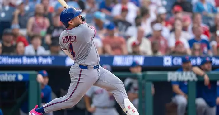 Francisco Alvarez homers twice as Mets beat Phillies 4-1 under smoky sky