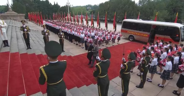 Recipients of CPC's highest honor arrive at Great Hall of People