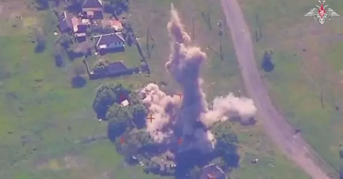 Russia sinks 5 Ukrainian boats, Ukraine strikes Russian facilities