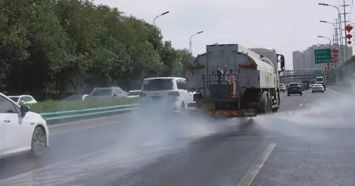 Heatwave grips Xinjiang, with temperatures expected to hit 35-50 degrees Celsius