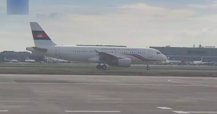 Cambodian PM arrives in Shanghai for AI conference