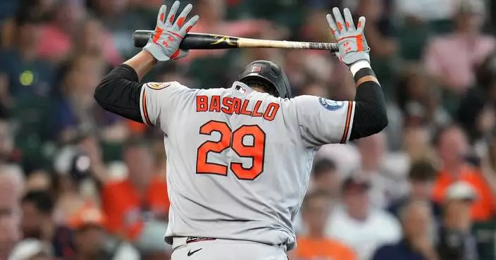 Orioles catcher Samuel Basallo exits game in Houston with shoulder discomfort