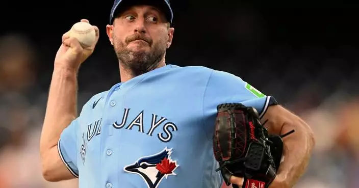 Urías homers and Blue Jays beat Nationals 3-2 in Scherzer's return to Washington