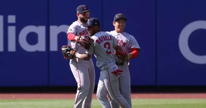 Weary Red Sox cap first 9-0 road trip since 1977