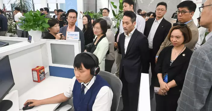 LegCo Members Explore Beijing 12345 Citizen Hotline Service Center During Study Visit
