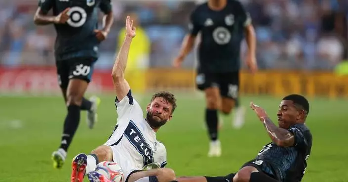 Minnesota United keeper Drake Callender duels Vancouver's Yohei Takaoka to 0-0 draw