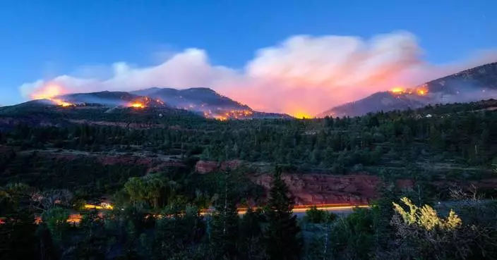 Crash of an aircraft helping to fight a Colorado wildfire leaves the pilot dead