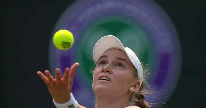 Defending Wimbledon champion Iga Swiatek loses in 3rd round to Alexandra Eala