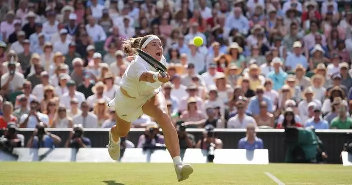 Linda Noskova recovers from 2nd-set meltdown to win Wimbledon and claim her 1st Grand Slam title