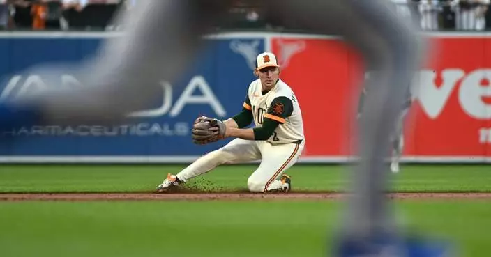 Samuel Basallo's 8th-inning homer lifts the Orioles to a 5-3 win over the Royals