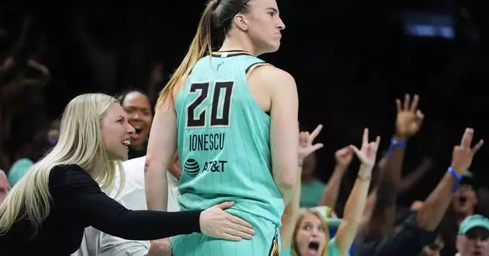 Ionescu scores 29 points, 9 in the last minute, to rally the Liberty to a 95-94 win over the Sky