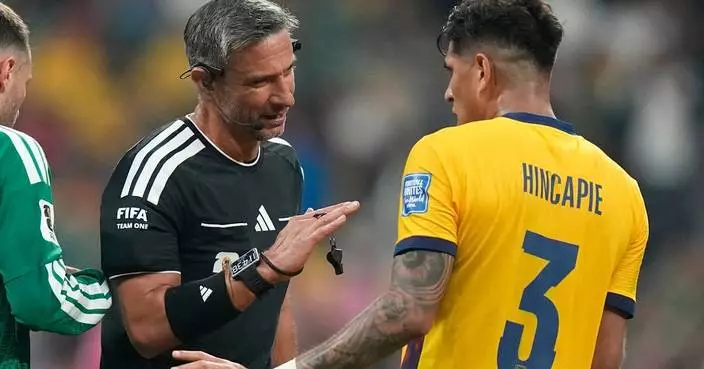 Ecuador's Hincapié becomes the second player sent off for covering his mouth at the World Cup