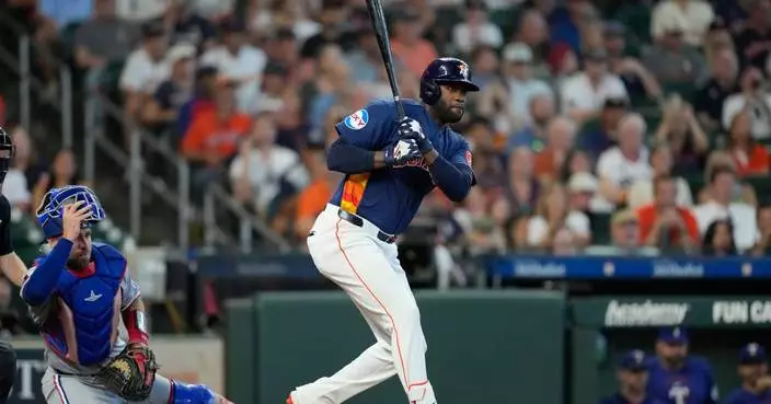 Alvarez ties career high in hits, Peña homers and Astros use 4-run 7th inning to sweep Rangers 7-3