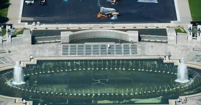 Kentucky woman indicted on charges she damaged the World War II Memorial in Washington