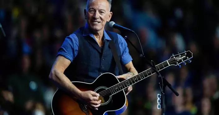 Veterans’ fundraiser draws Bruce Springsteen, Hasan Minhaj and Jon Stewart